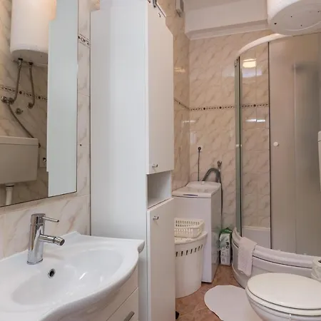 Libertas - One Bedroom With Terrace 아파트