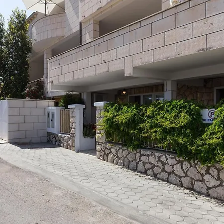 Libertas - One Bedroom With Terrace Apartman