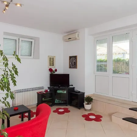 Lägenhet Libertas - One Bedroom With Terrace